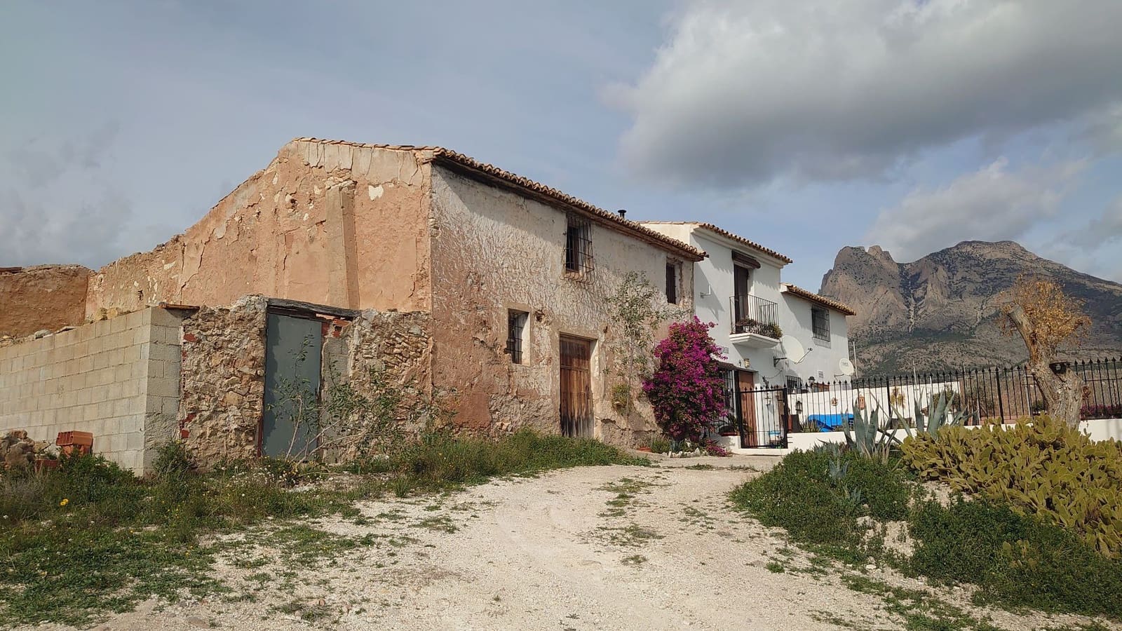 3 bedroom Finca/Country House for sale in Finestrat - € 290,000 (Ref: 9535497)