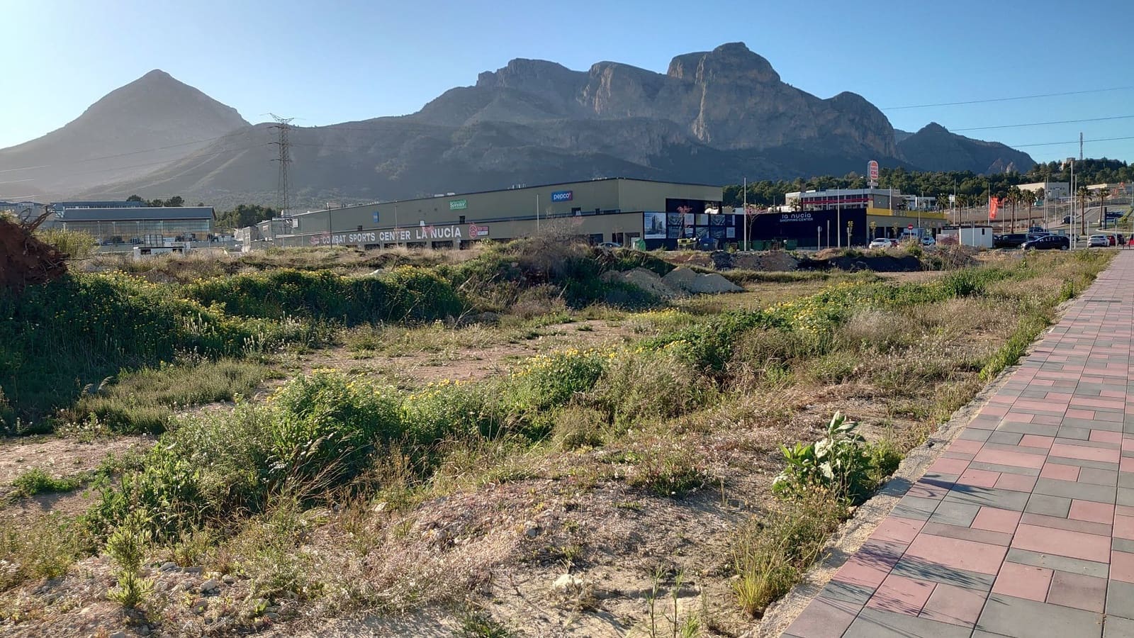 Ubebygd land til salgs i La Nucia - € 1 600 000 (Ref: 9647658)