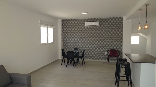 4 makuuhuone Huvila myytävänä paikassa Balcón de Finestrat - Terra Marina, Finestrat mukana uima-altaan 
autotalli - 850 000 € (Ref: 9812958)
