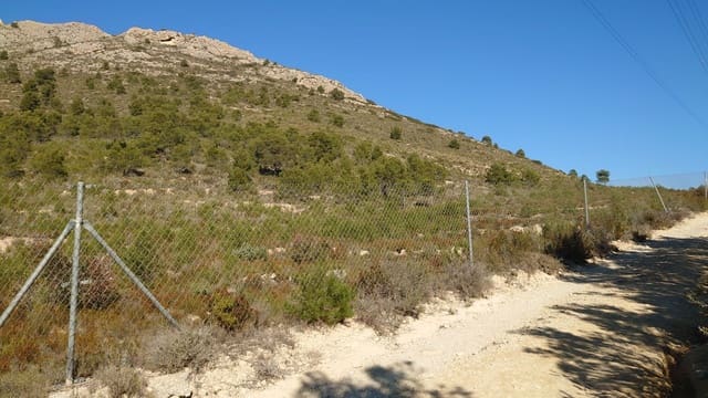 Grunde uden byggetilladelser til salg i Finestrat - € 110.000 (Ref: 9848981)