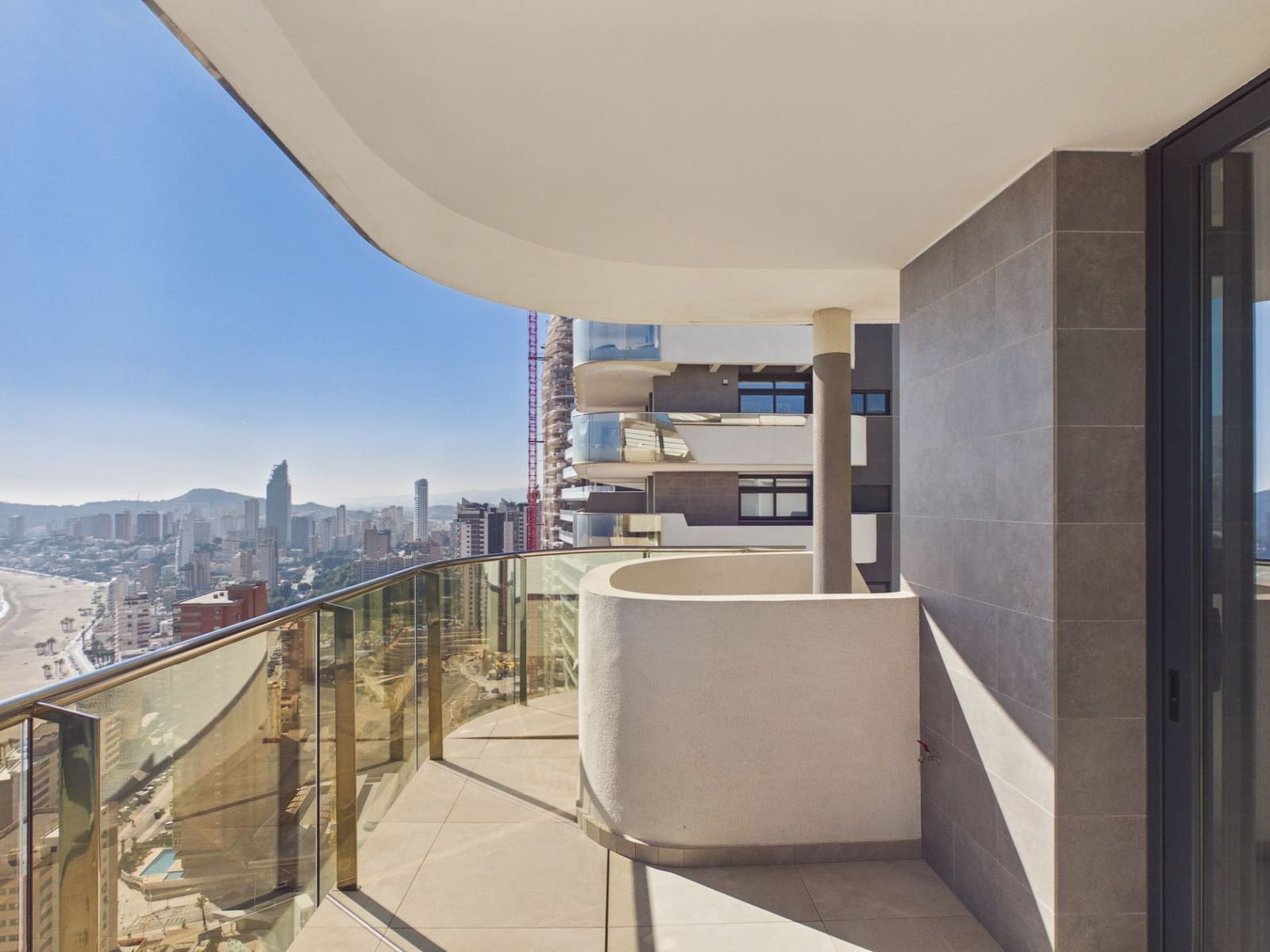 2 quarto Apartamento para venda em Benidorm com piscina garagem - 1 439 000 € (Ref: 9891619)
