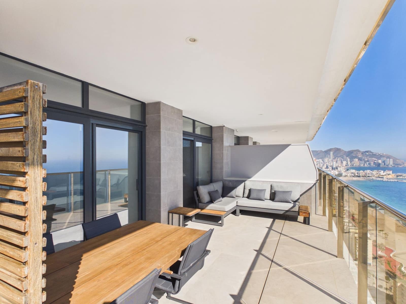 2 quarto Apartamento para venda em Benidorm com piscina garagem - 1 439 000 € (Ref: 9891619)
