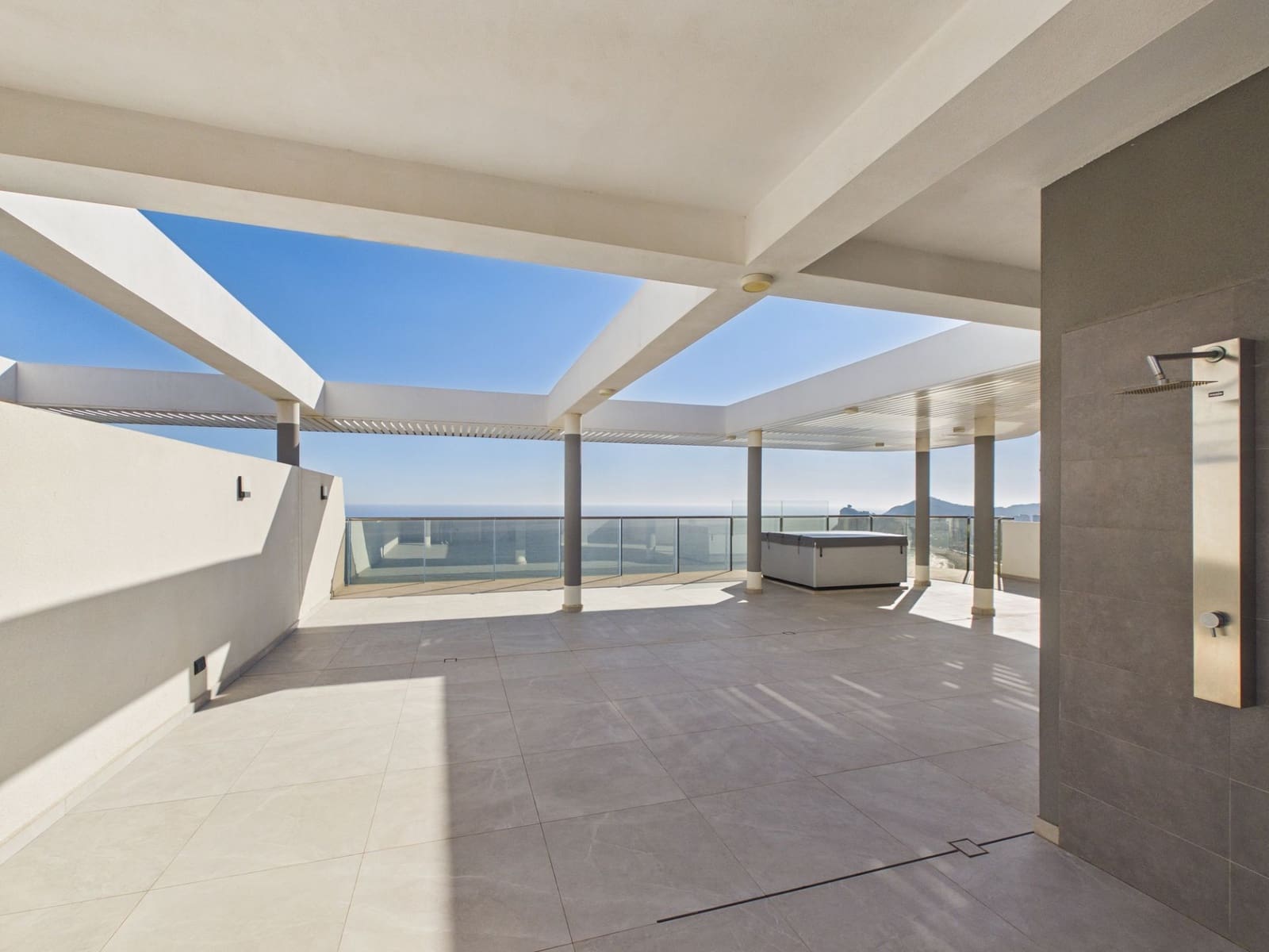 2 quarto Apartamento para venda em Benidorm com piscina garagem - 1 439 000 € (Ref: 9891619)