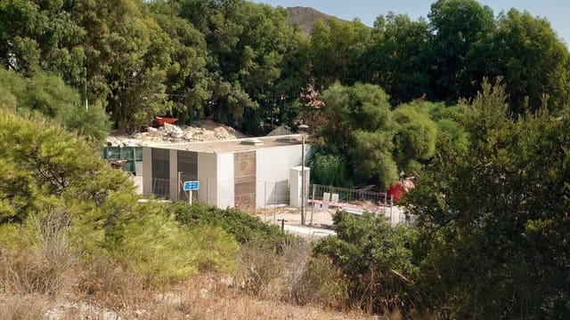 Grunde uden byggetilladelser til salg i Coveta Fuma, El Campello - € 800.000 (Ref: 9990182)