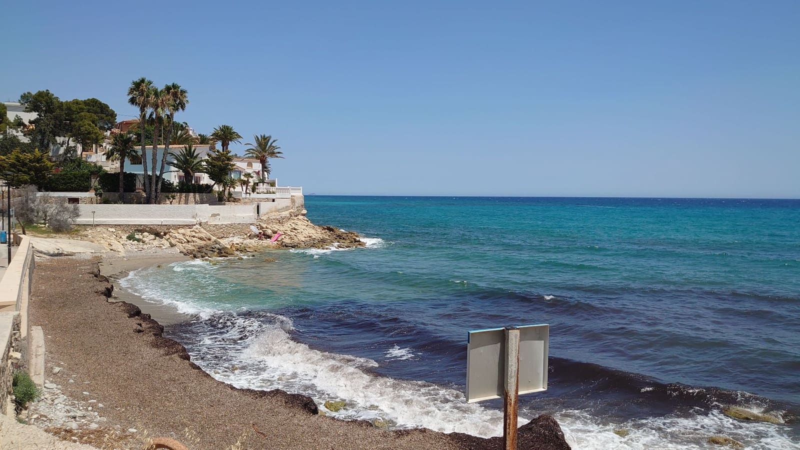 Grunde uden byggetilladelser til salg i El Campello - € 800.000 (Ref: 9990182)