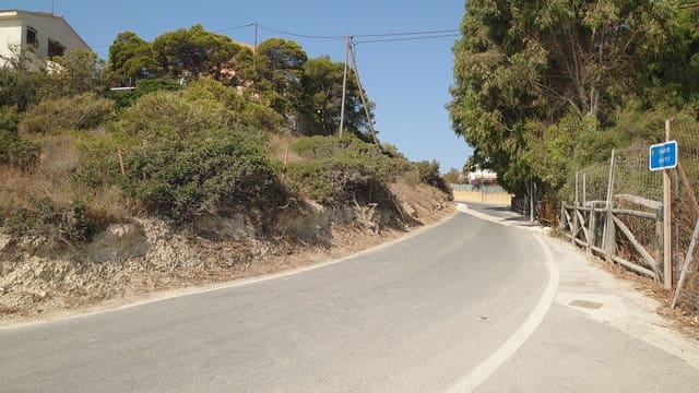 Grunde uden byggetilladelser til salg i Coveta Fuma, El Campello - € 800.000 (Ref: 9990182)