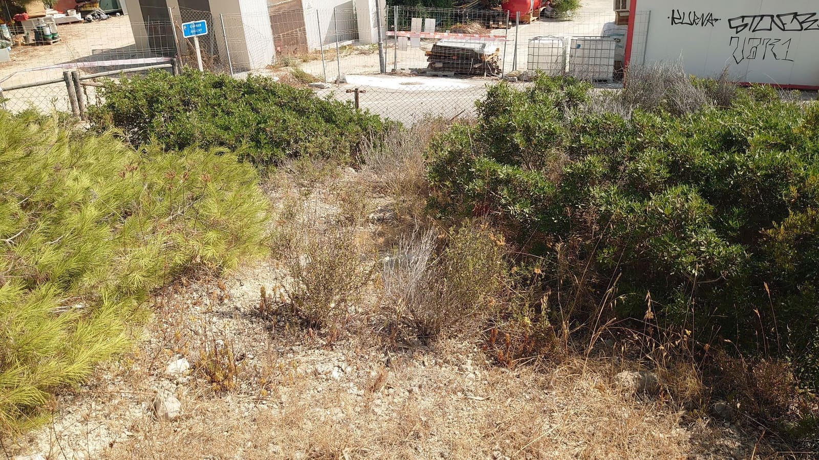 Grunde uden byggetilladelser til salg i El Campello - € 800.000 (Ref: 9990182)