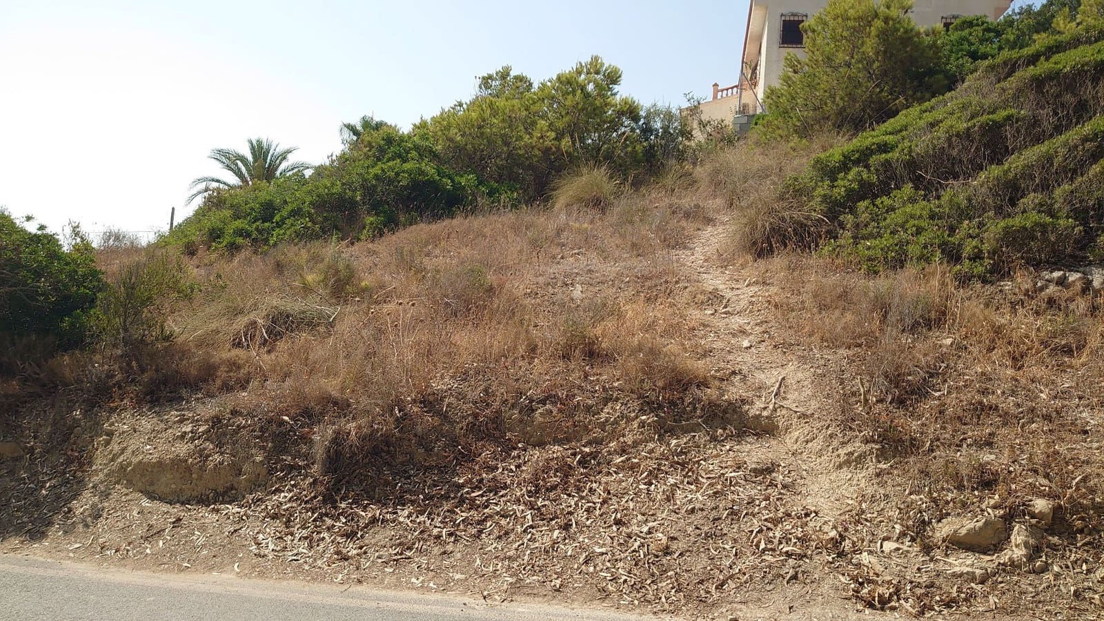Grunde uden byggetilladelser til salg i El Campello - € 800.000 (Ref: 9990182)