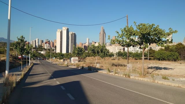Mark till salu i La Cala de Villajoyosa, La Villajoyosa / Vila Joiosa - 4 000 000 € (Ref: 9993785)
