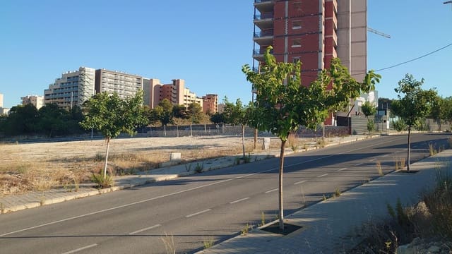 Mark till salu i La Cala de Villajoyosa, La Villajoyosa / Vila Joiosa - 4 000 000 € (Ref: 9993785)