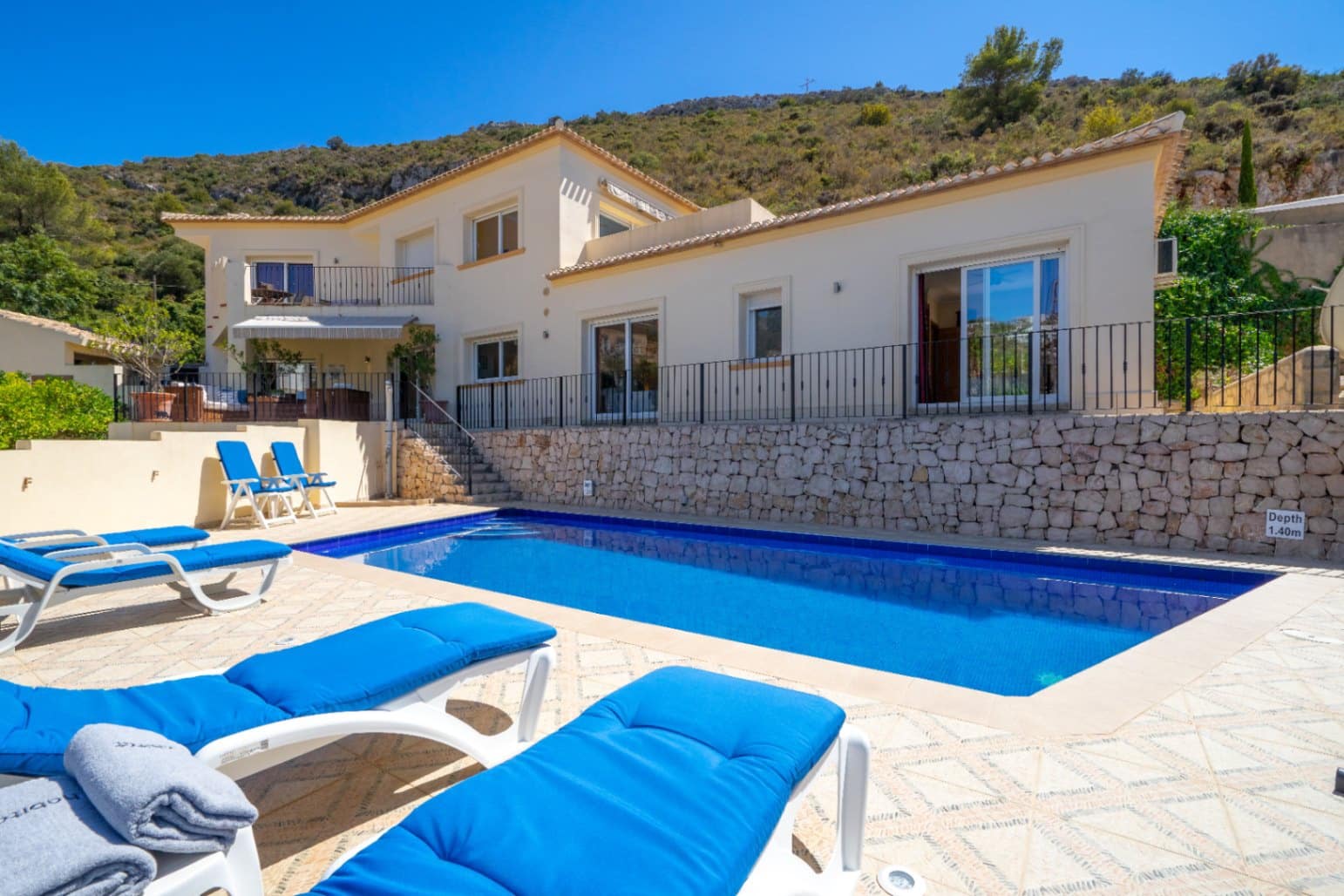 4 bedroom Villa for sale in Moraira with pool garage - € 949,000 (Ref: 9882330)