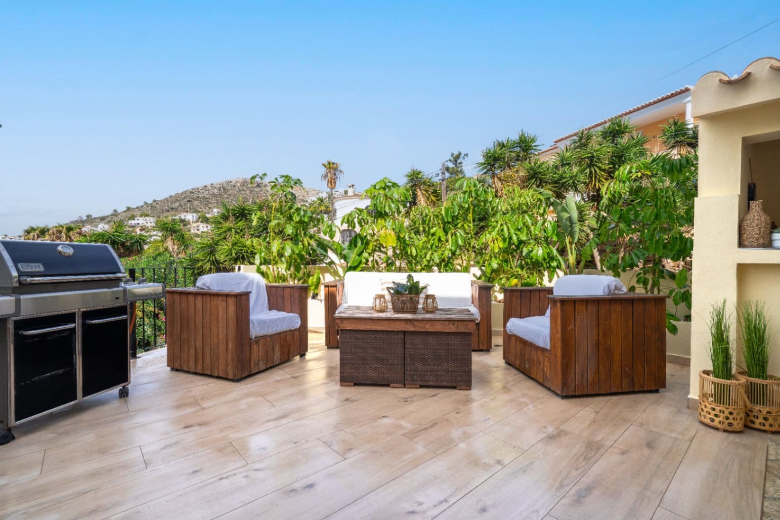 4 bedroom Villa for sale in Moraira with pool garage - € 949,000 (Ref: 9882330)
