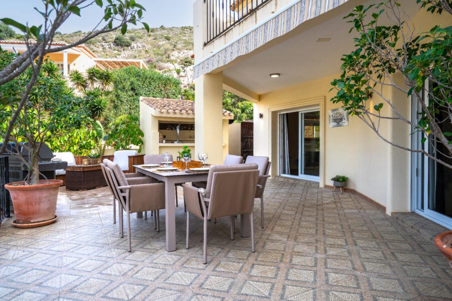 4 bedroom Villa for sale in Moraira with pool garage - € 949,000 (Ref: 9882330)