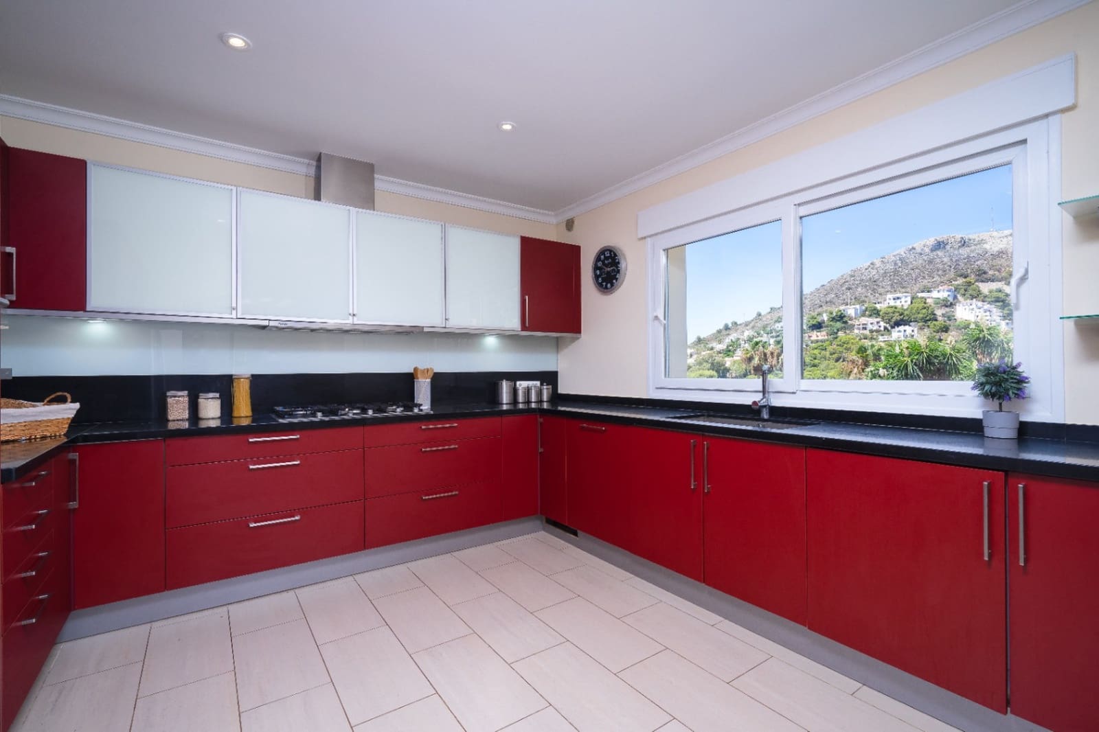 4 bedroom Villa for sale in Moraira with pool garage - € 949,000 (Ref: 9882330)