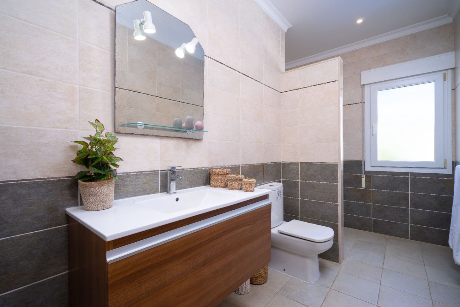 4 bedroom Villa for sale in Moraira with pool garage - € 949,000 (Ref: 9882330)