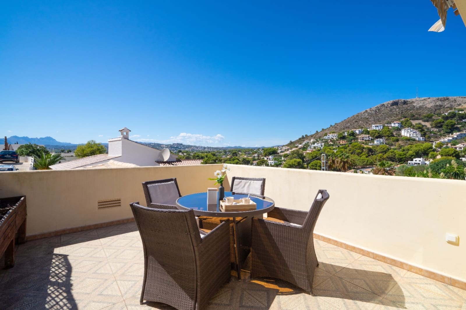 4 bedroom Villa for sale in Moraira with pool garage - € 949,000 (Ref: 9882330)