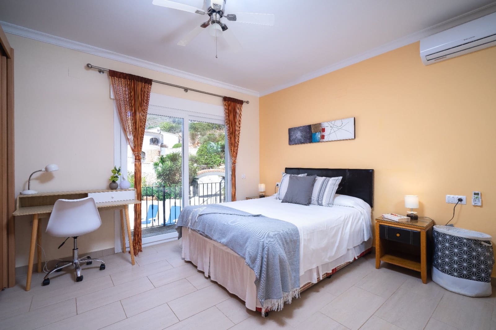 4 bedroom Villa for sale in Moraira with pool garage - € 949,000 (Ref: 9882330)