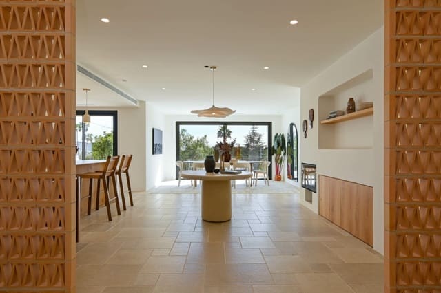 Chalet de 4 habitaciones en Moraira, Teulada-Moraira en venta con piscina garaje - 2.275.000 € (Ref: 9882333)