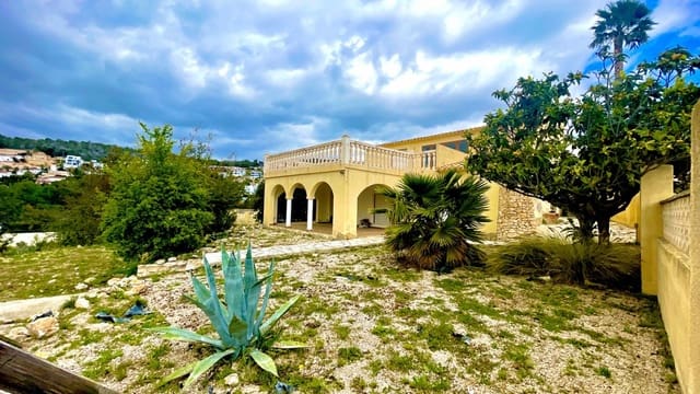 Chalet en Calpe / Calp en venta con piscina garaje - 450.000 € (Ref: 9882335)