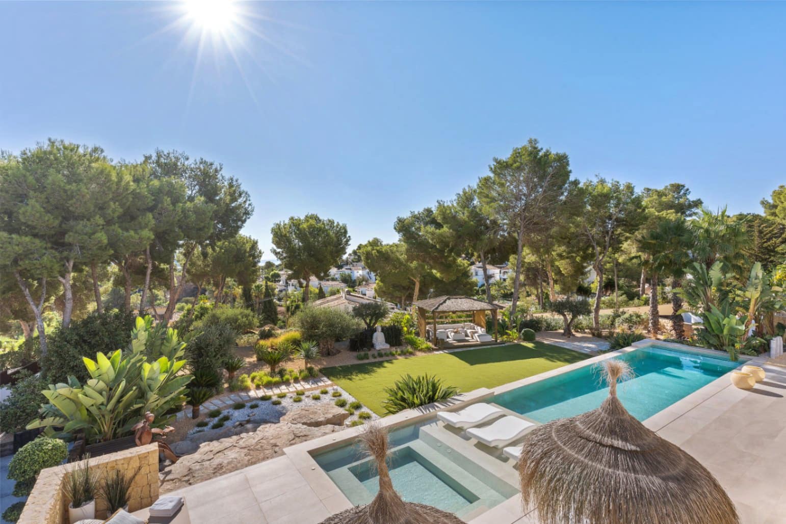 6 bedroom Villa for sale in Moraira with garage - € 3,995,000 (Ref: 9882338)