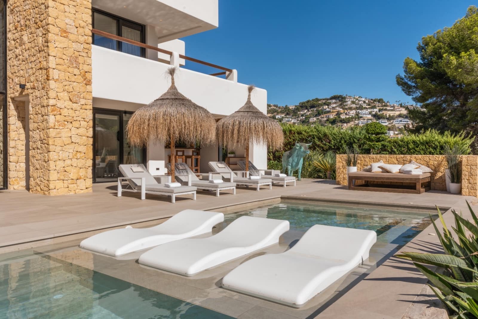 6 bedroom Villa for sale in Moraira with garage - € 3,995,000 (Ref: 9882338)