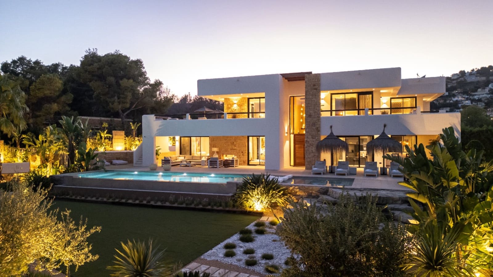 6 bedroom Villa for sale in Moraira with garage - € 3,995,000 (Ref: 9882338)