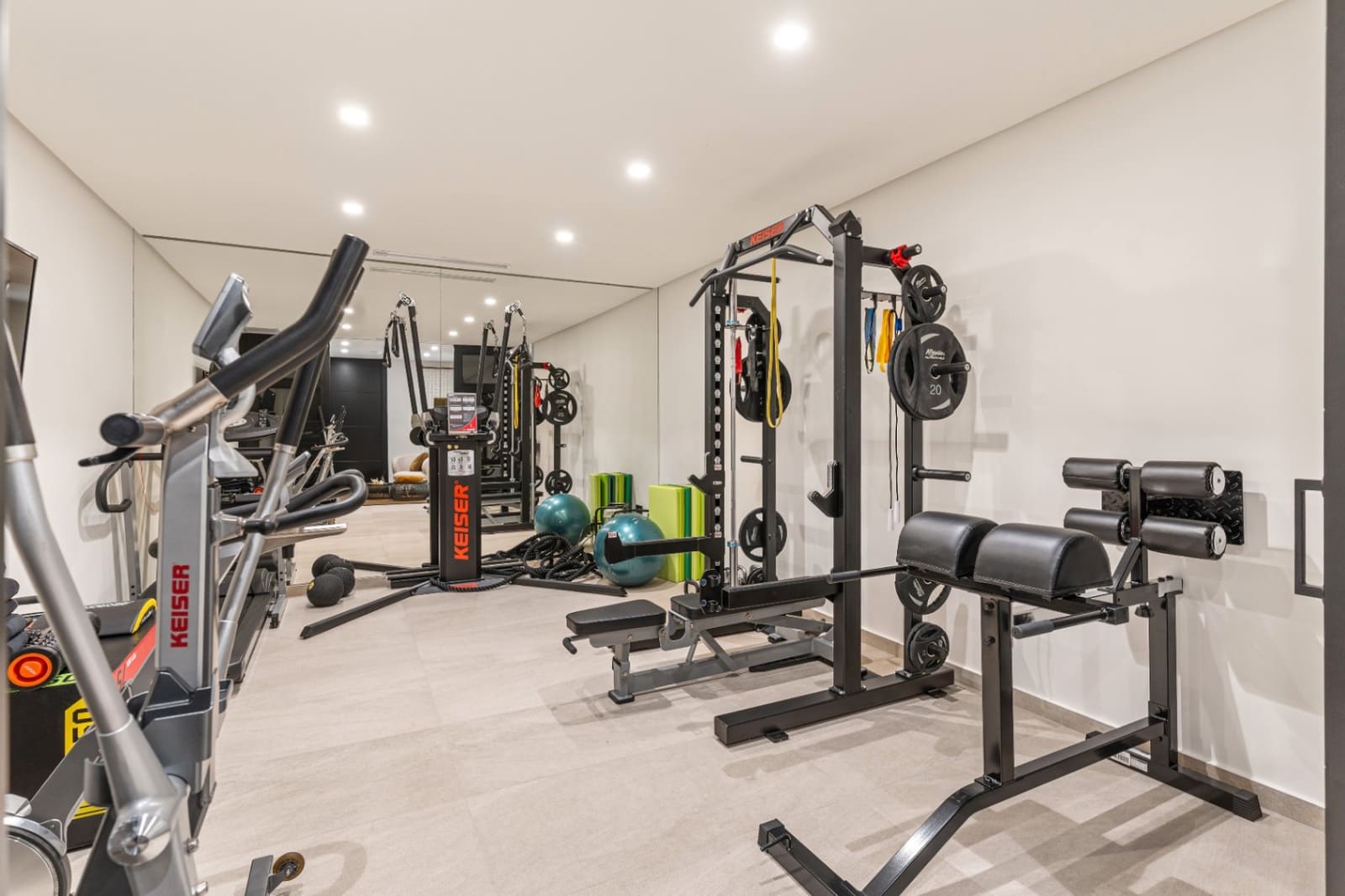 6 bedroom Villa for sale in Moraira with garage - € 3,995,000 (Ref: 9882338)