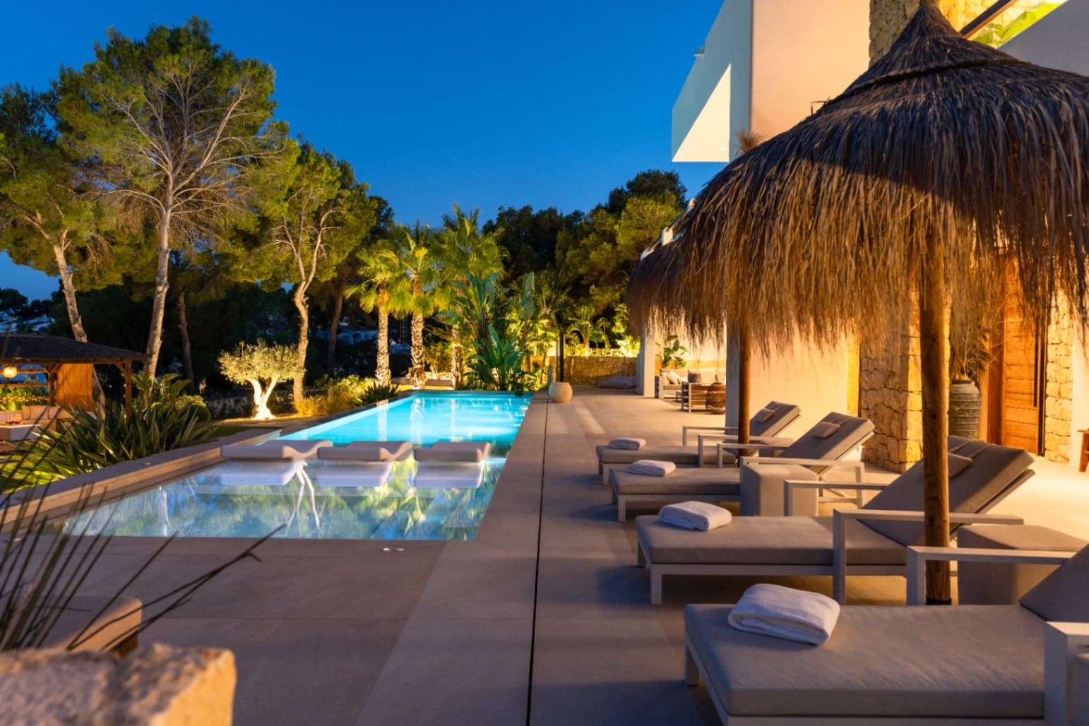 6 bedroom Villa for sale in Moraira with garage - € 3,995,000 (Ref: 9882338)
