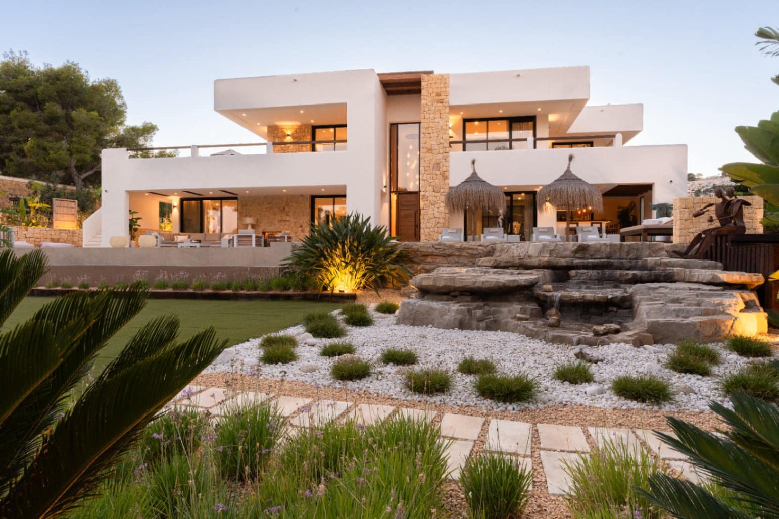 6 bedroom Villa for sale in Moraira with garage - € 3,995,000 (Ref: 9882338)