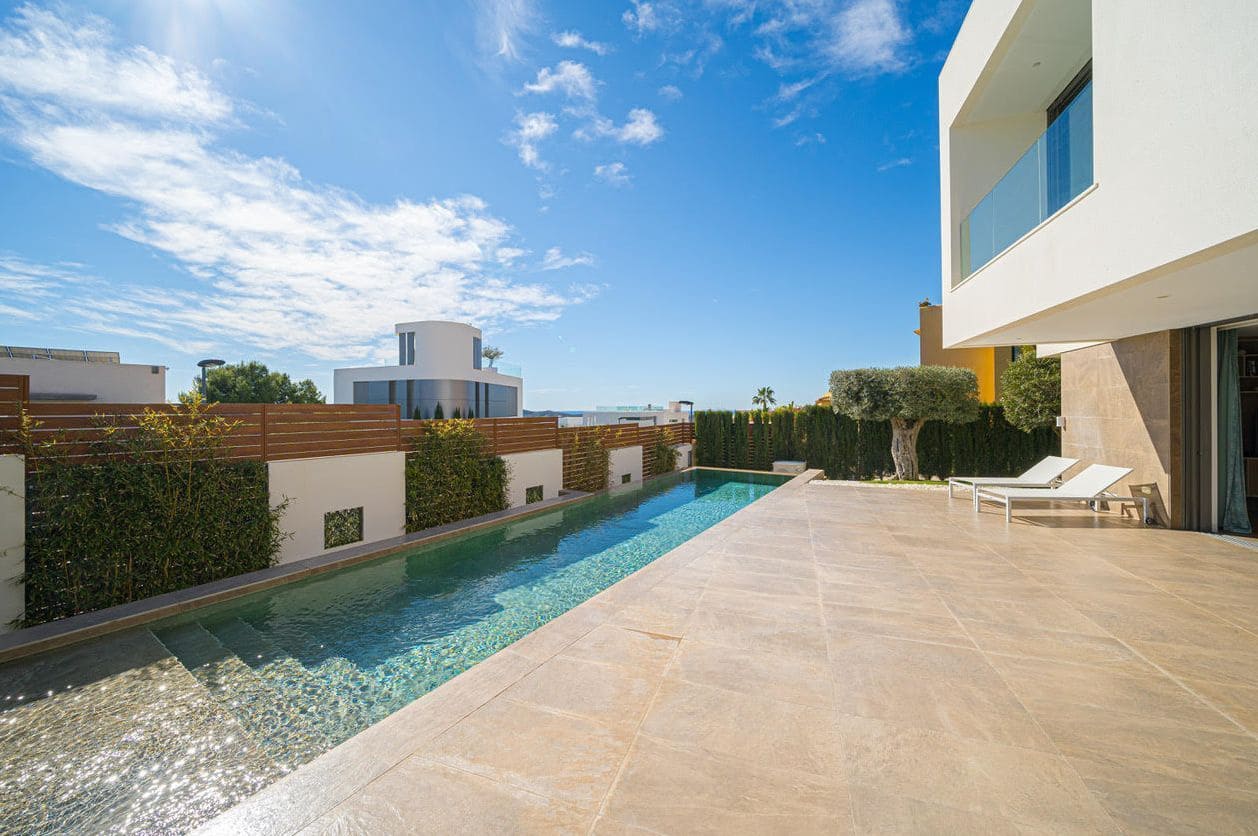 6 bedroom Villa for sale in Finestrat with pool garage - € 1,395,000 (Ref: 10131183)