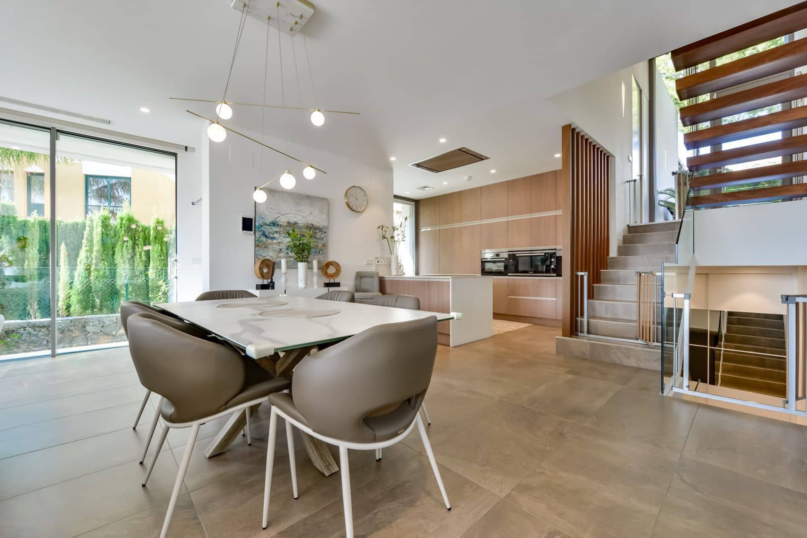 6 bedroom Villa for sale in Finestrat with pool garage - € 1,395,000 (Ref: 10131183)