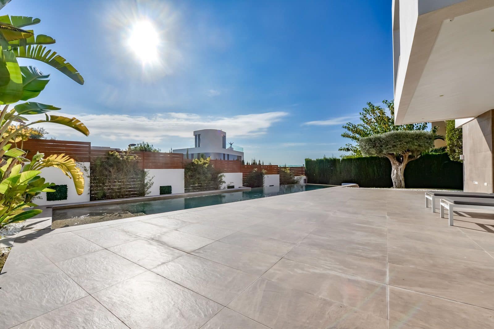6 bedroom Villa for sale in Finestrat with pool garage - € 1,395,000 (Ref: 10131183)
