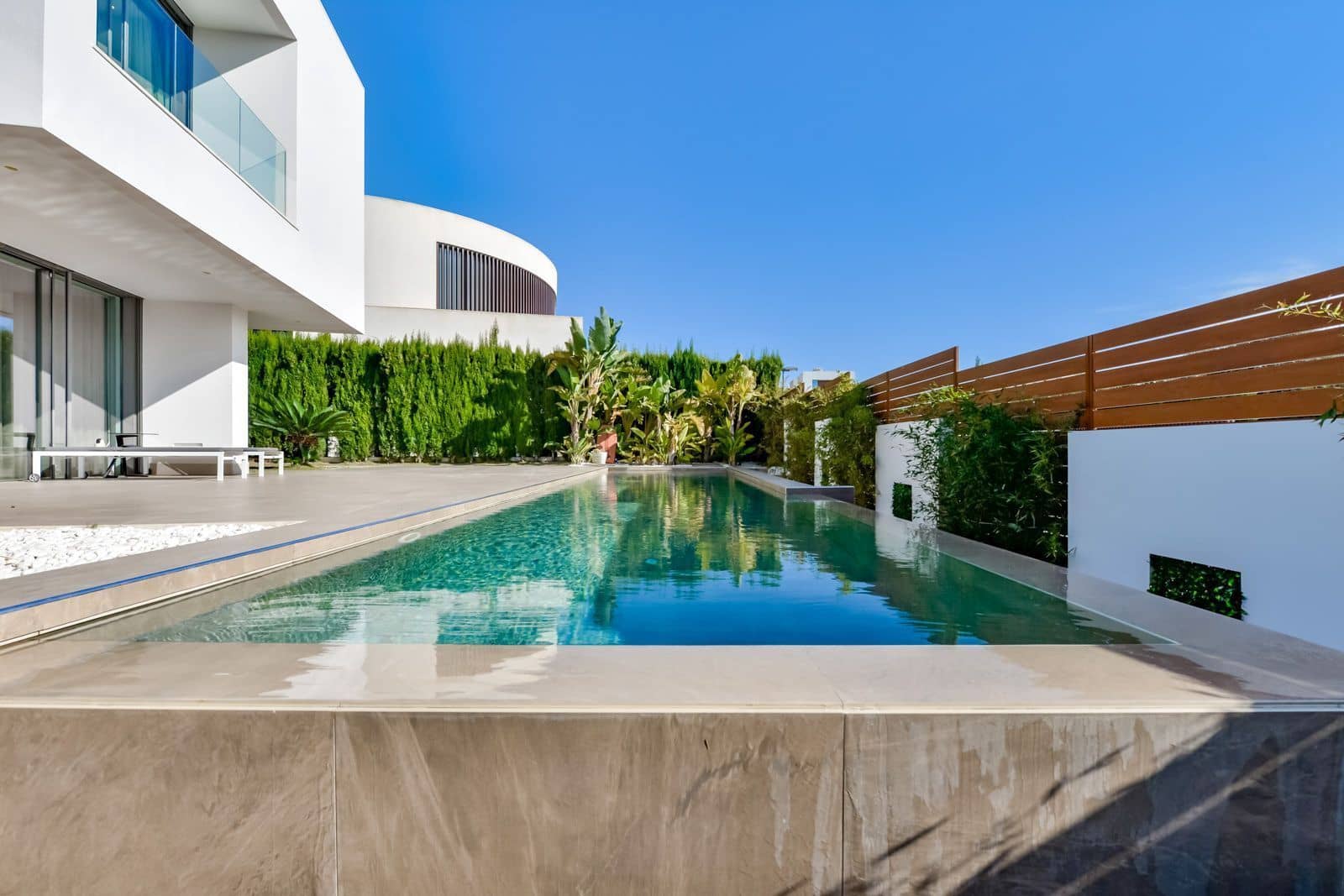 6 bedroom Villa for sale in Finestrat with pool garage - € 1,395,000 (Ref: 10131183)