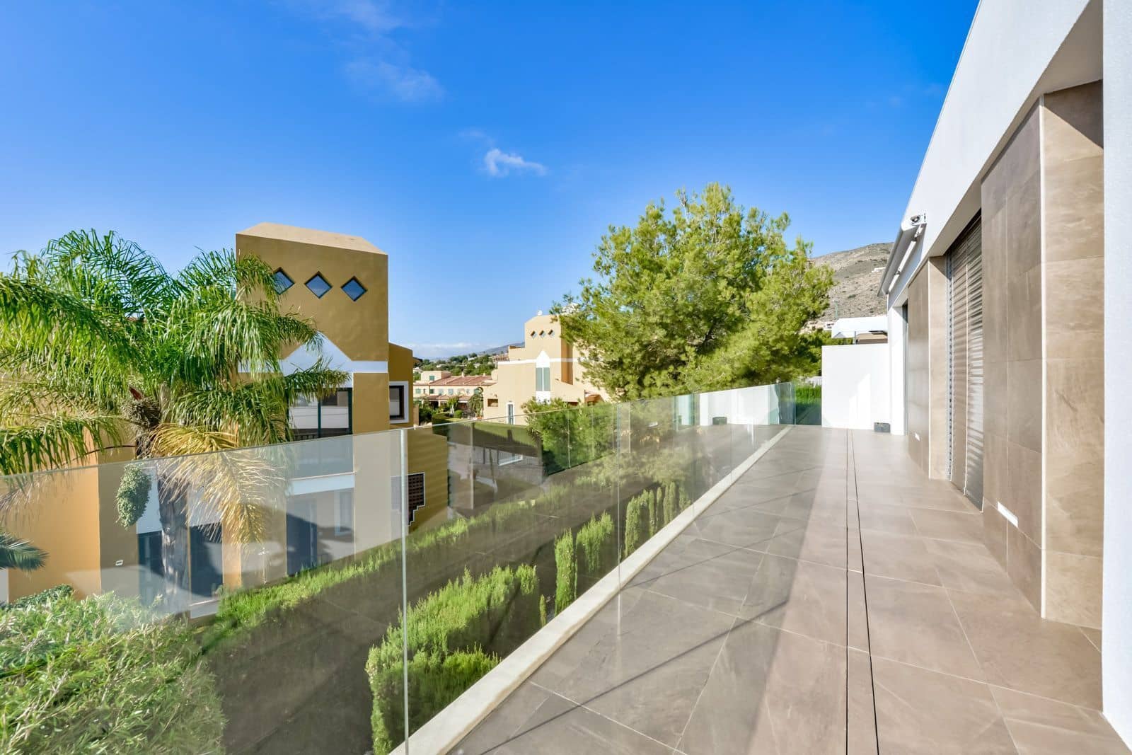 6 bedroom Villa for sale in Finestrat with pool garage - € 1,395,000 (Ref: 10131183)