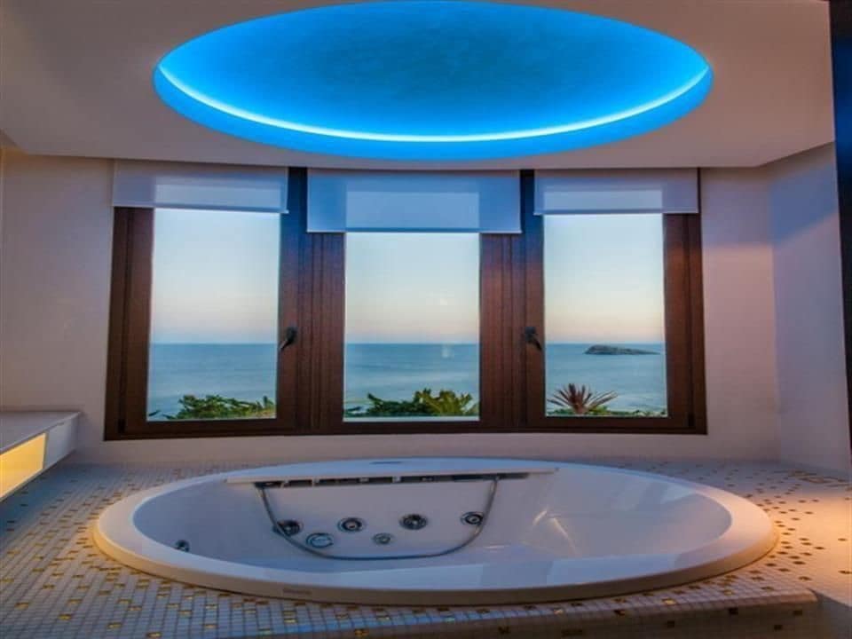 5 chambre Villa/Maison à vendre à Benidorm avec piscine garage - 2 950 000 € (Ref: 3554652)