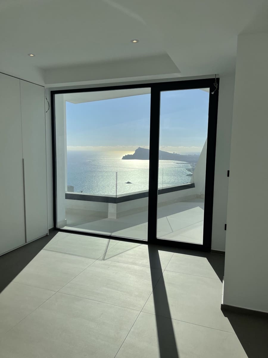 4 bedroom Villa for sale in Altea with pool garage - € 2,599,000 (Ref: 3554678)