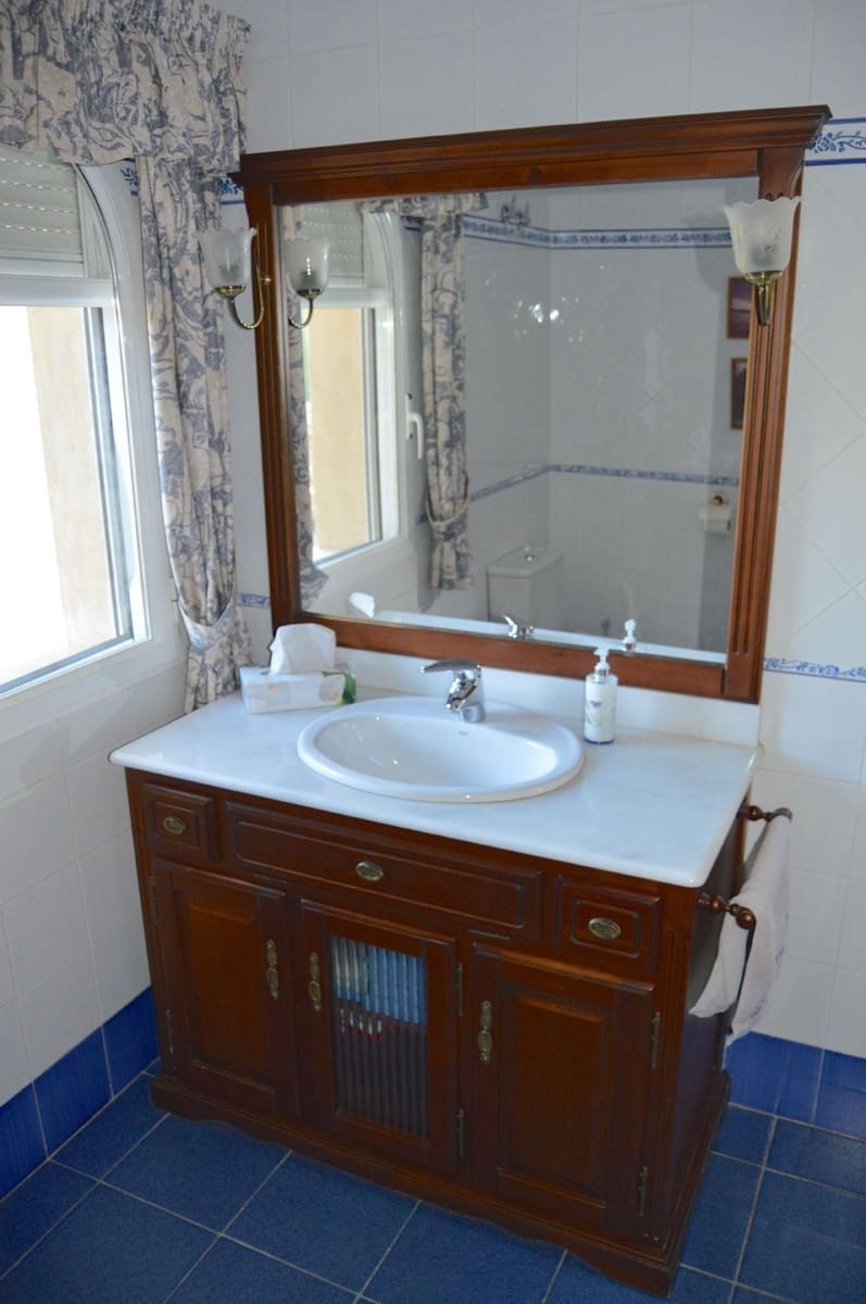 8 Zimmer Villa zu verkaufen in Alfaz del Pi / L'Alfas del Pi mit Pool Garage - 1.750.000 € (Ref: 3746337)