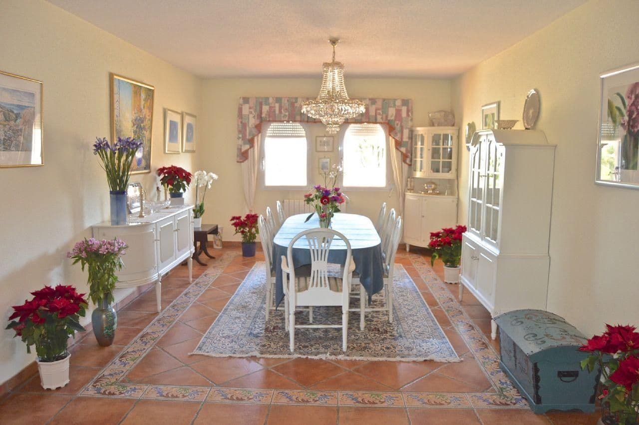 8 Zimmer Villa zu verkaufen in Alfaz del Pi / L'Alfas del Pi mit Pool Garage - 1.750.000 € (Ref: 3746337)