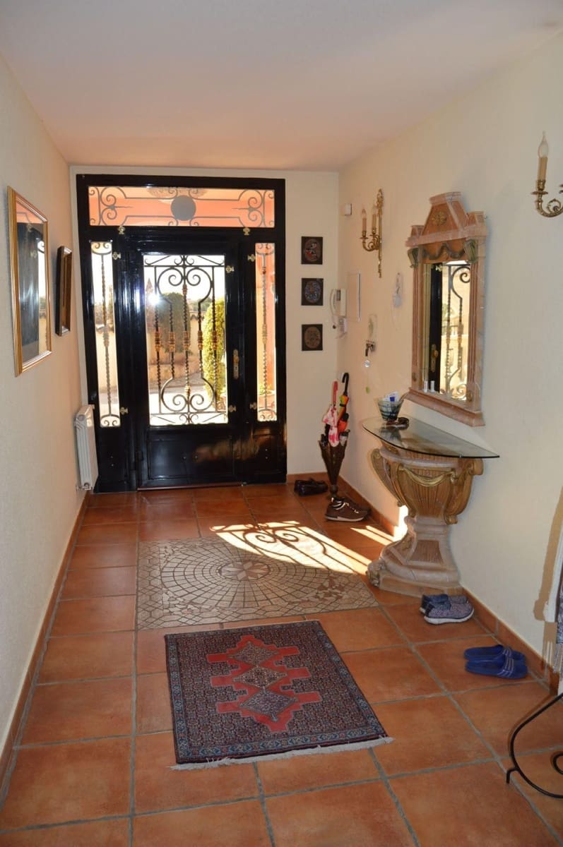 8 Zimmer Villa zu verkaufen in Alfaz del Pi / L'Alfas del Pi mit Pool Garage - 1.750.000 € (Ref: 3746337)