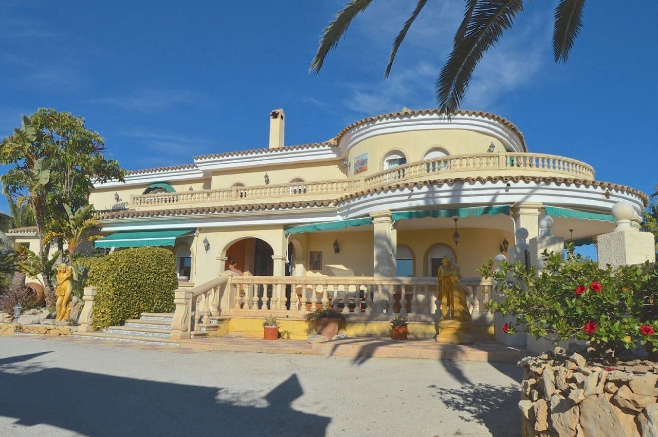 8 Zimmer Villa zu verkaufen in Alfaz del Pi / L'Alfas del Pi mit Pool Garage - 1.750.000 € (Ref: 3746337)