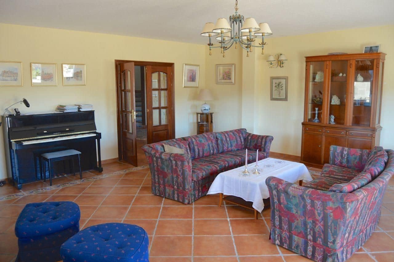 8 Zimmer Villa zu verkaufen in Alfaz del Pi / L'Alfas del Pi mit Pool Garage - 1.750.000 € (Ref: 3746337)