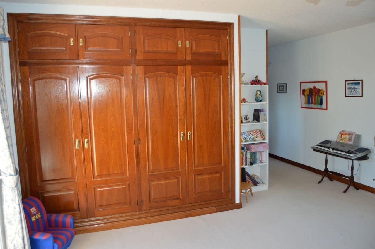 8 Zimmer Villa zu verkaufen in Alfaz del Pi / L'Alfas del Pi mit Pool Garage - 1.750.000 € (Ref: 3746337)