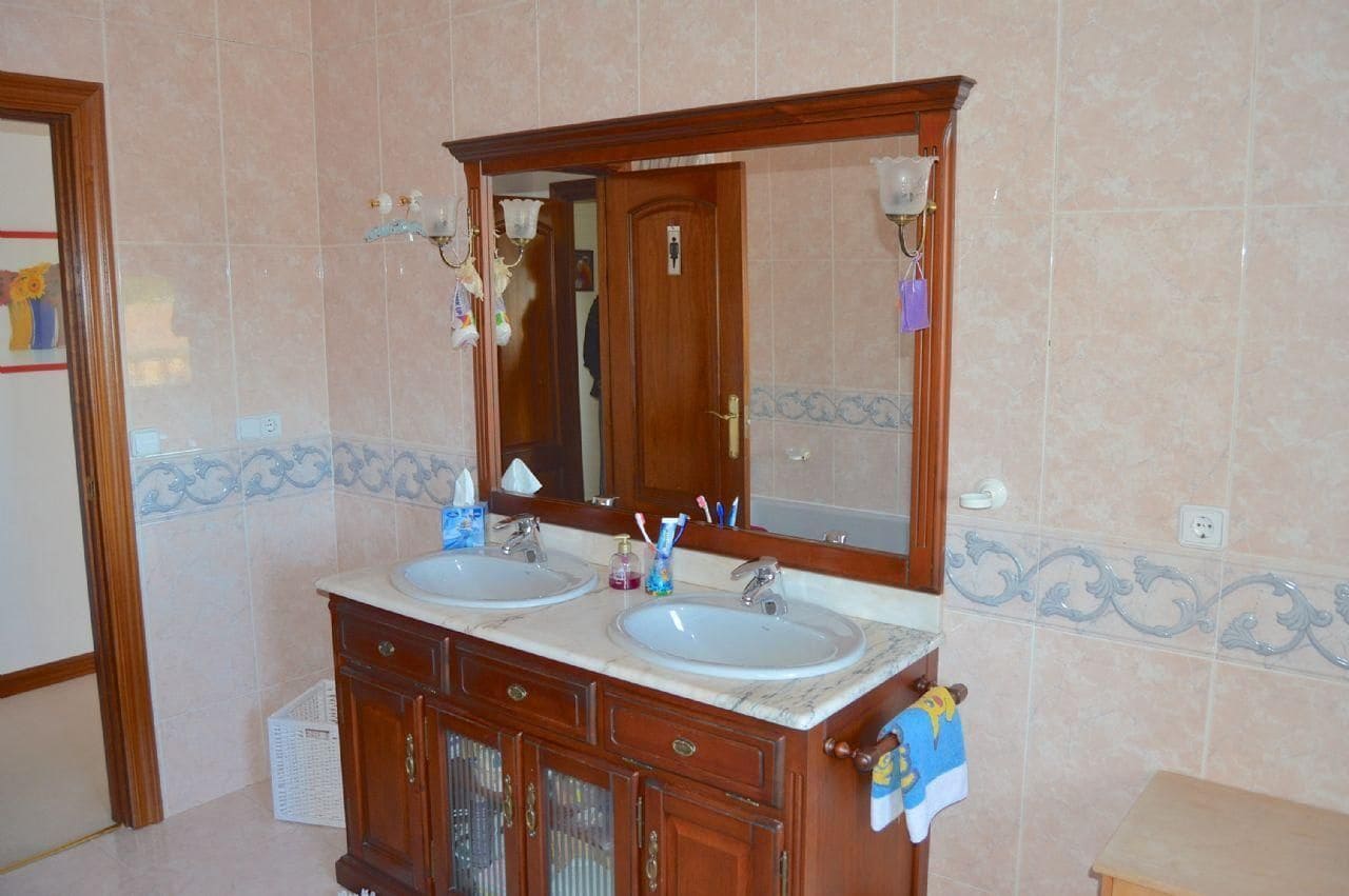 8 Zimmer Villa zu verkaufen in Alfaz del Pi / L'Alfas del Pi mit Pool Garage - 1.750.000 € (Ref: 3746337)