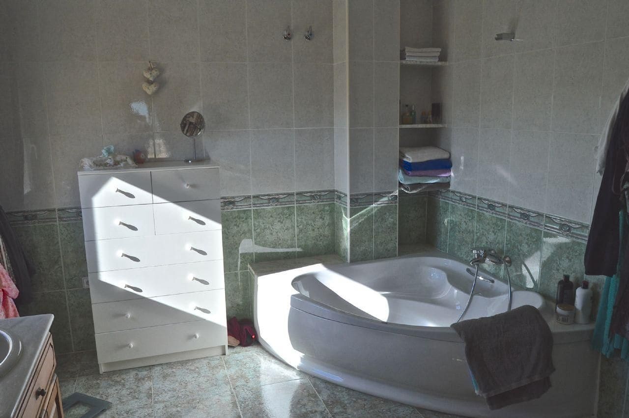 8 Zimmer Villa zu verkaufen in Alfaz del Pi / L'Alfas del Pi mit Pool Garage - 1.750.000 € (Ref: 3746337)