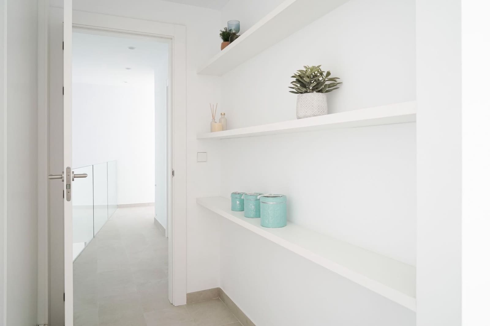 5 bedroom Villa for sale in Altea with pool garage - € 1,095,000 (Ref: 4428995)