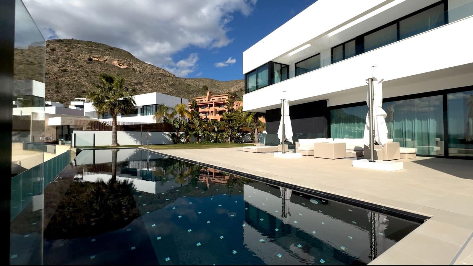 4 bedroom Villa for sale in Finestrat with pool garage - € 2,980,000 (Ref: 6210402)