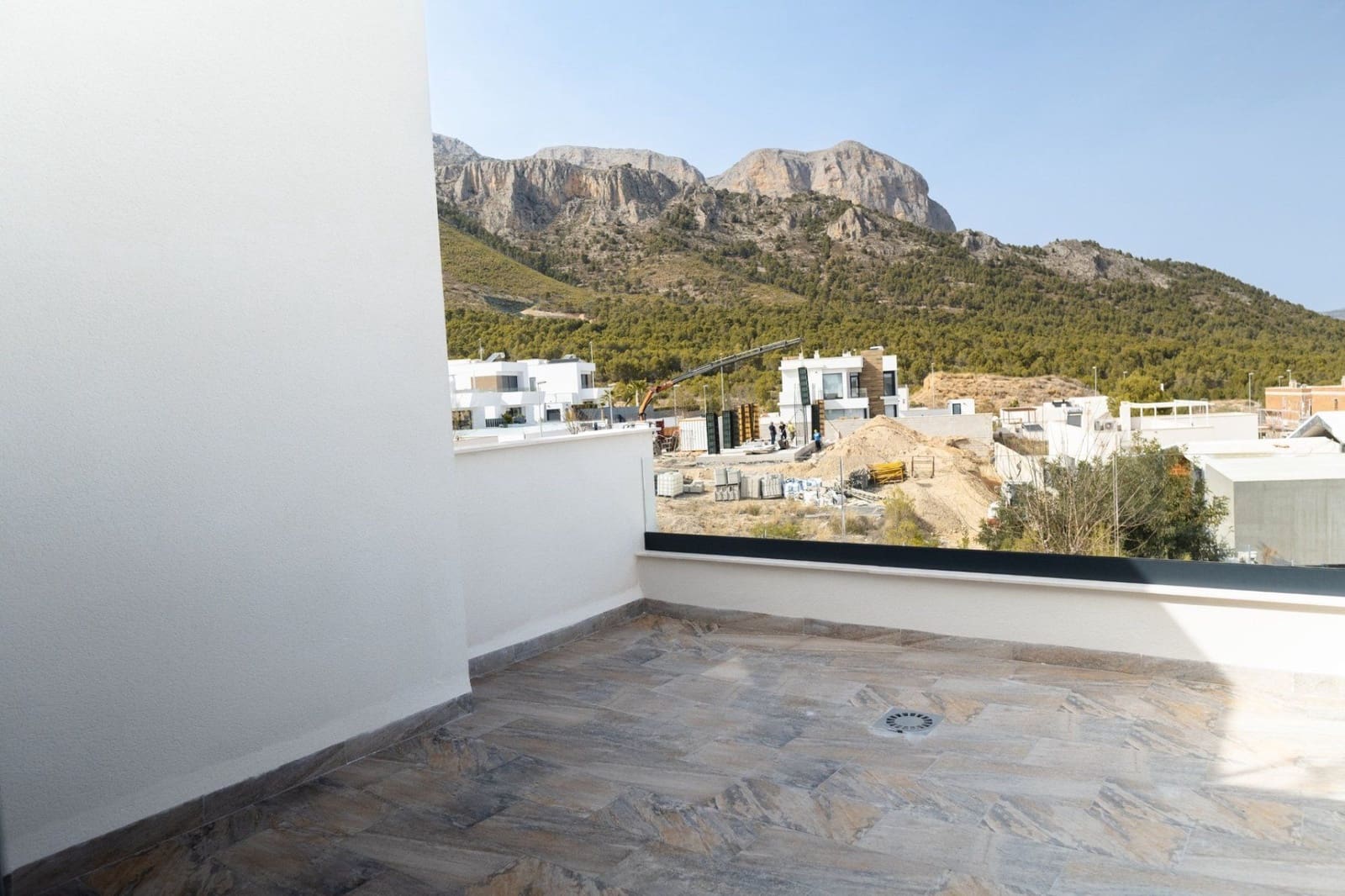 3 bedroom Villa for sale in Polop with pool garage - € 620,000 (Ref: 6281681)