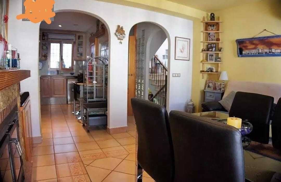 4 bedroom Villa for sale in Altea with garage - € 460,000 (Ref: 6381644)