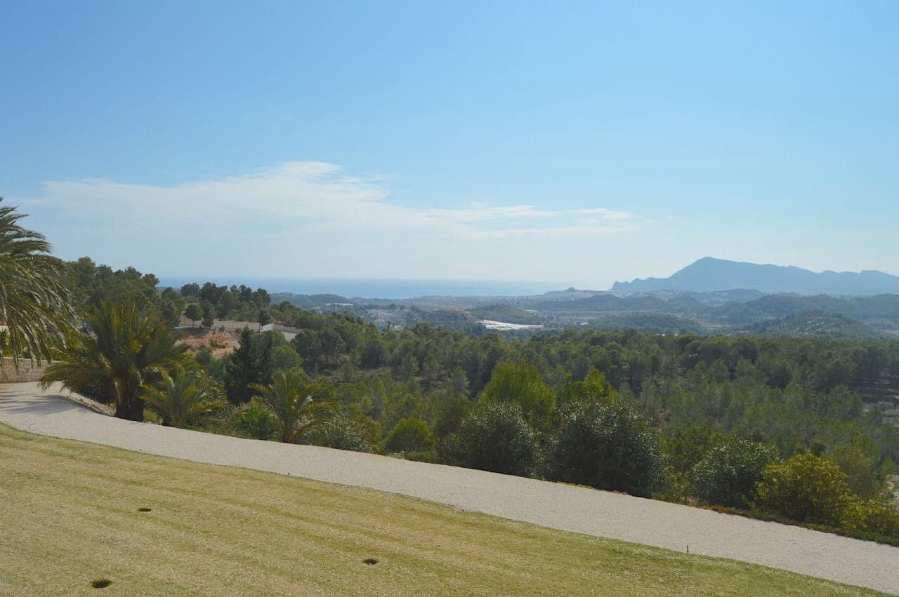 5 bedroom Villa for sale in Altea with pool garage - € 2,130,000 (Ref: 6439999)