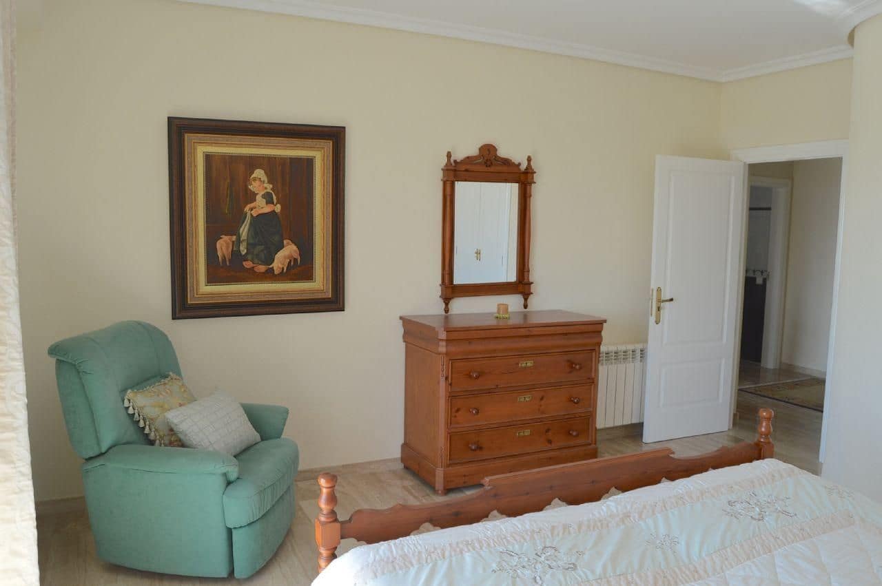 5 bedroom Villa for sale in Altea with pool garage - € 2,130,000 (Ref: 6439999)